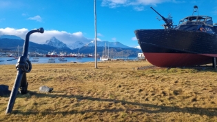 14:30 hs. La lancha Towwora en el predio de la AFASyN