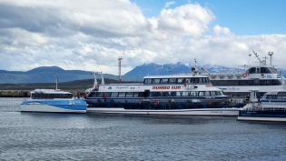 18:20 hs. Embarcaciones turísticas de Ushuaia