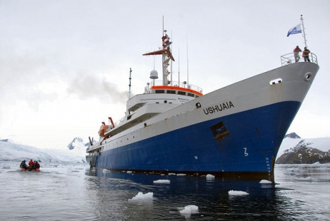 El crucero MV Ushuaia habría sufrido un accidente en la Antártida