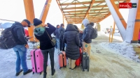 La municipalidad asiste a los turistas varados por el temporal de nieve